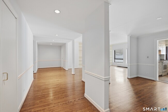 Building Photo - 1 Milbank Ave