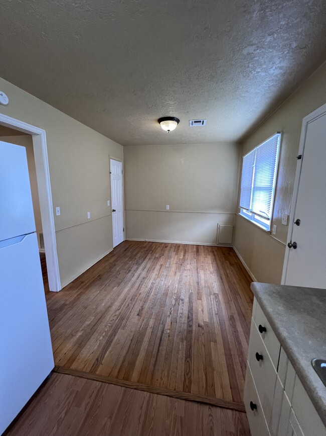 Building Photo - 1301 S Berry Rd