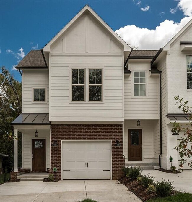 Foto del edificio - Huge East Nashville Home just steps to the...