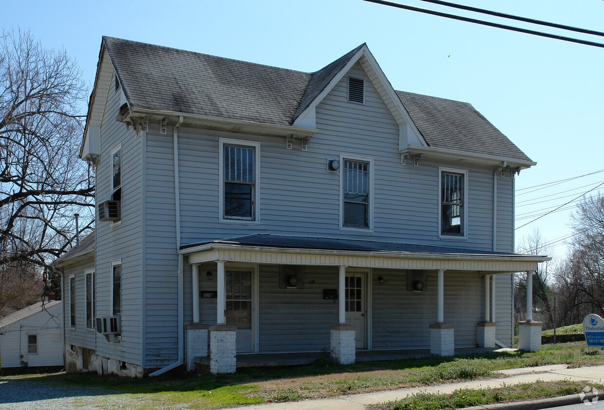 Primary Photo - 520 S Mebane St