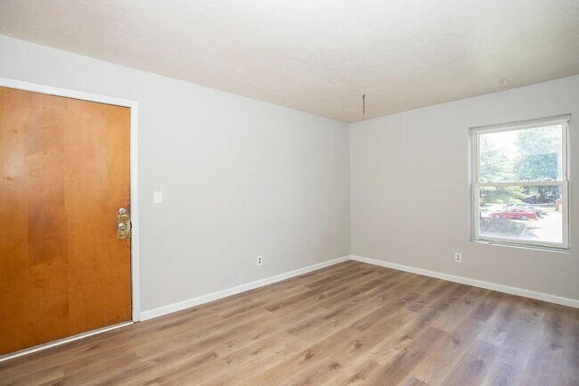 Foto del edificio - 7417 Garrison Rd