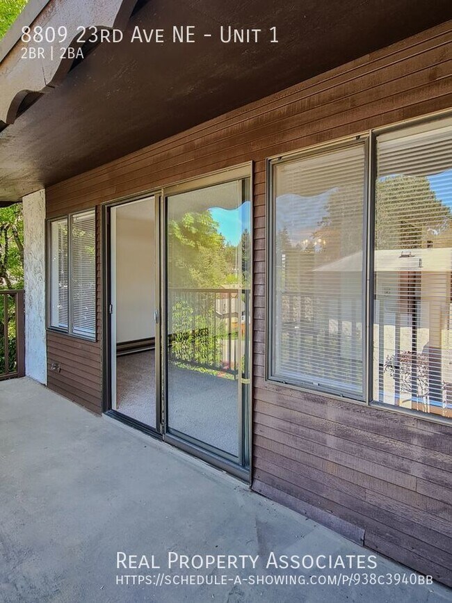 Building Photo - Large 2 Bedroom Towhnome * Great Seattle L...