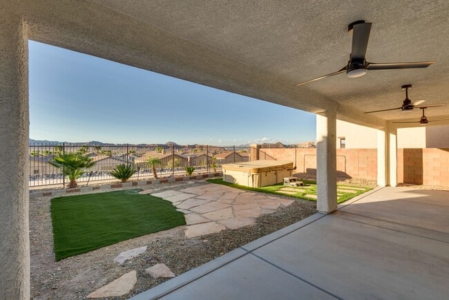 Foto del edificio - Welcome to your dream home located in the prestigious guard-gated community of Tuscany in Henderson!