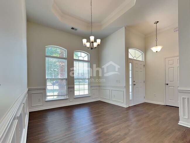 Foto del edificio - 632 Stonebridge Cir