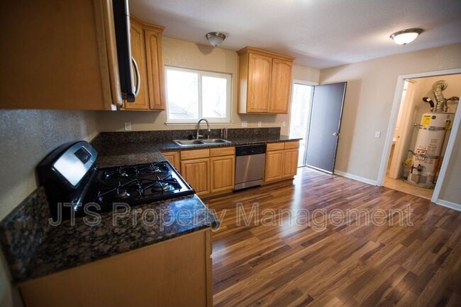 Building Photo - 3693 Alder Ave
