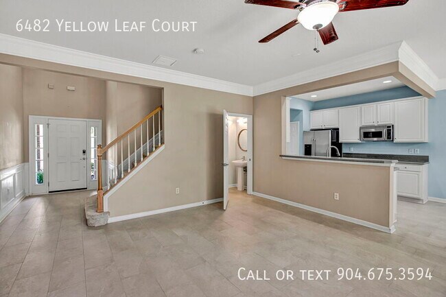 Foto del edificio - 6482 Yellow Leaf Ct