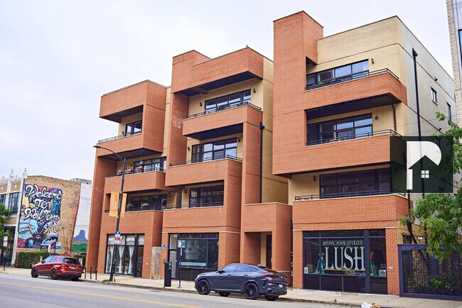 Building Photo - 1412 W Chicago Ave