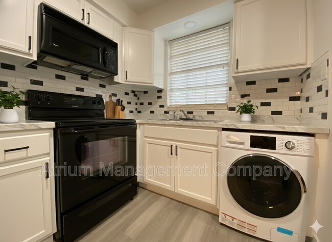 Building Photo - 1250 S Denning Dr