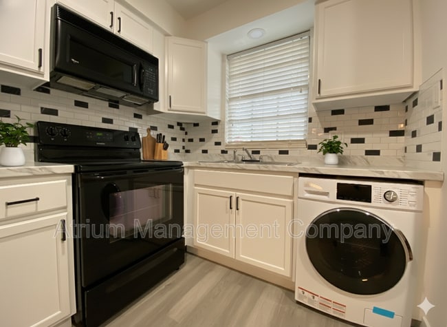 Photo - 1250 S Denning Dr House