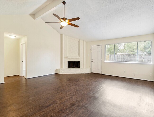Foto del edificio - 8418 Lone Quail Dr