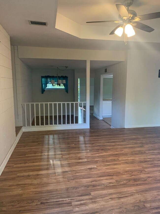 Foto del edificio - 2221 NW 54th Terrace