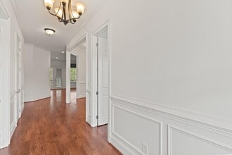 Building Photo - 213 Yellow Jasmine Dr
