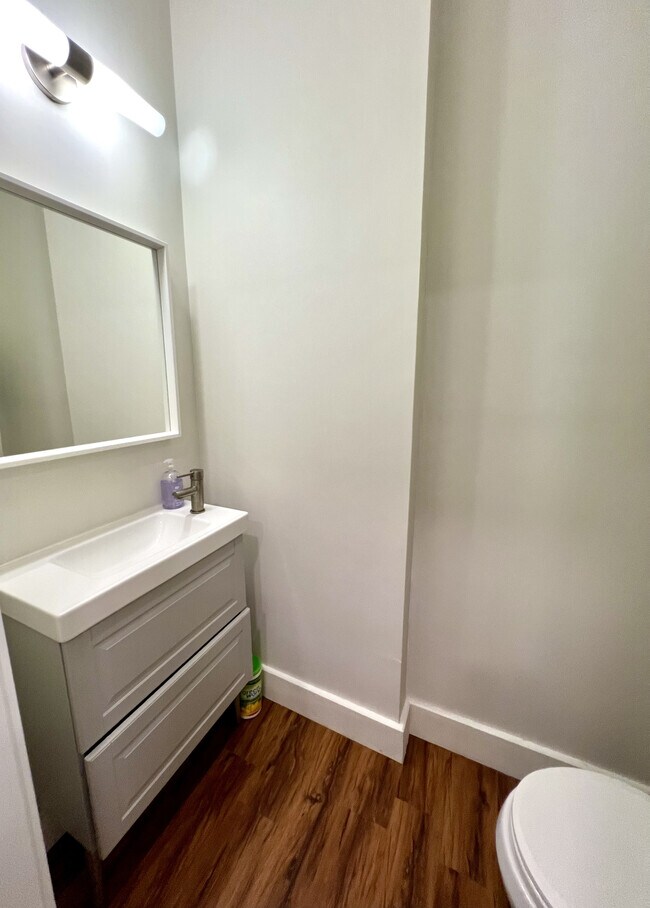#A Powder Room - 140 South St