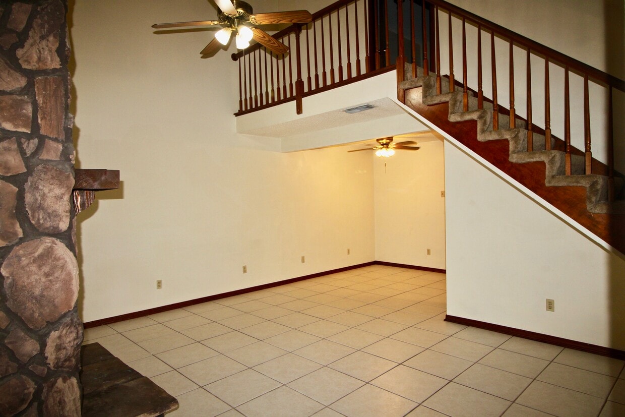 Primary Photo - 59219 N Pearl Dr