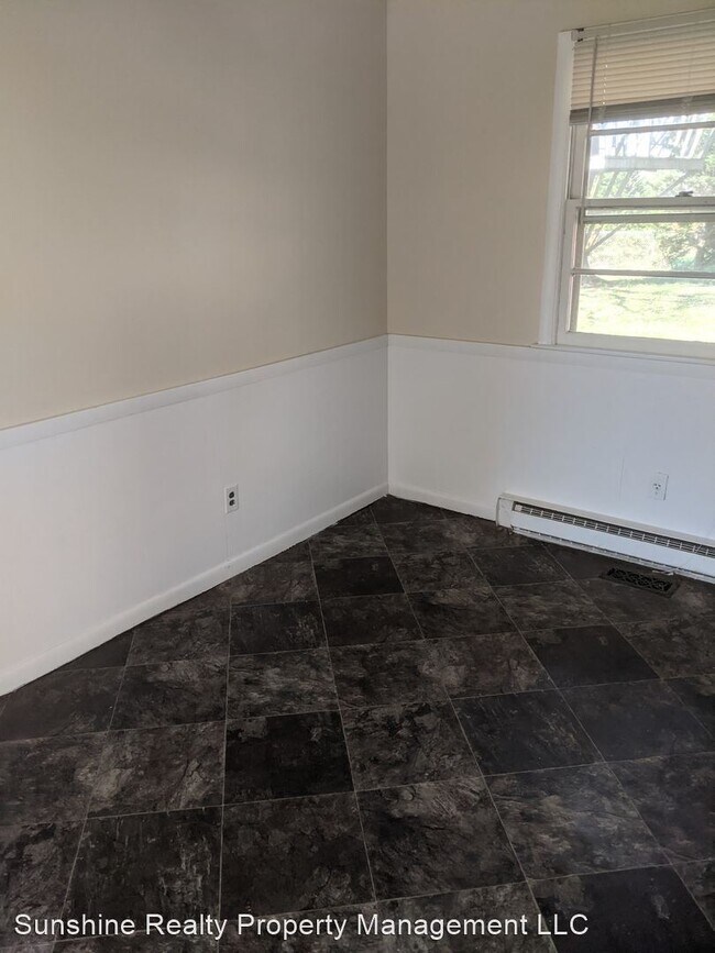 Building Photo - 3 br, 1 bath House - 1115 LORRAINE ST