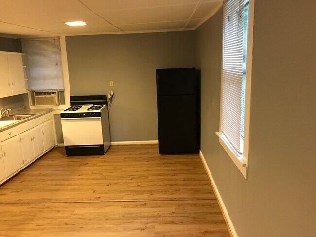 Foto del edificio - 1414 Emory Rd NE