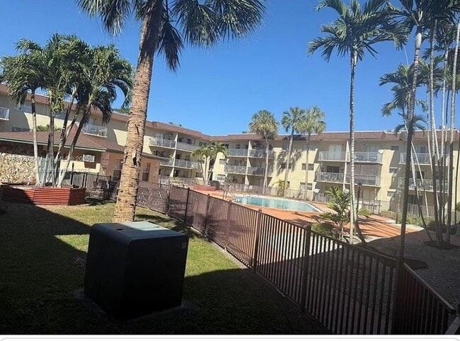 Foto del edificio - 7505 SW 82nd St