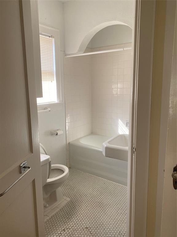 Building Photo - 1753 W Alabama St