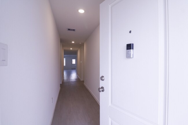 Foto del edificio - 2511 Night Emerald Dr