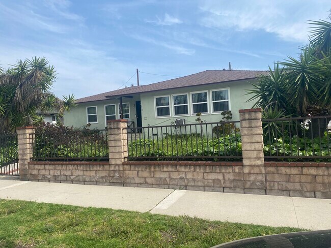 Foto del edificio - 232 W Alameda Ave