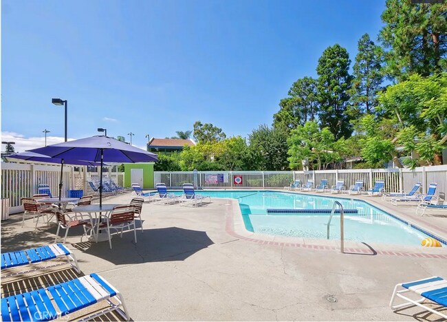 Foto del edificio - 818 Camino Real