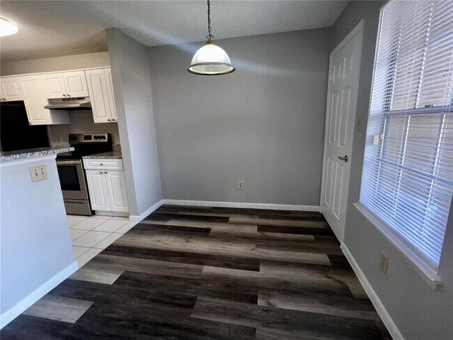 Foto del edificio - 4355 Perkinshire Ln