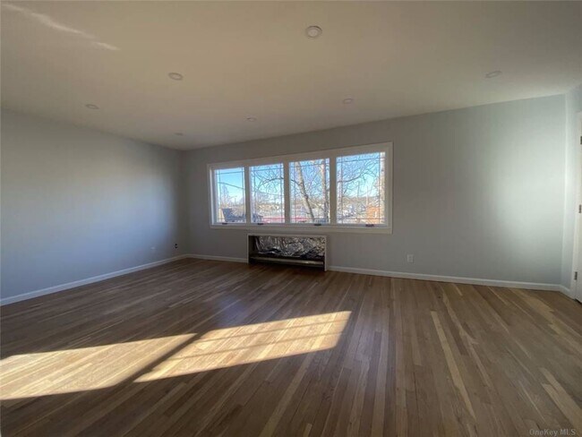 Building Photo - 391 Cochran Pl