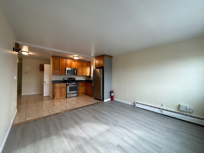 Building Photo - 1320 Gillespie Ave