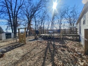 Building Photo - 336 S Moore School Rd