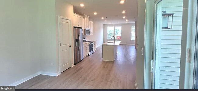 Building Photo - 268 Talucci Dr
