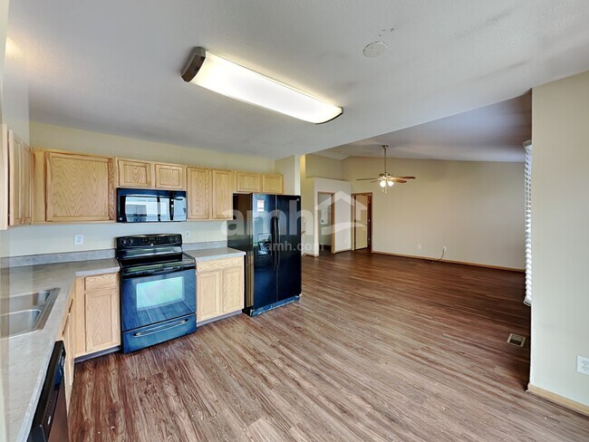 Building Photo - 1833 Kathiwade Dr