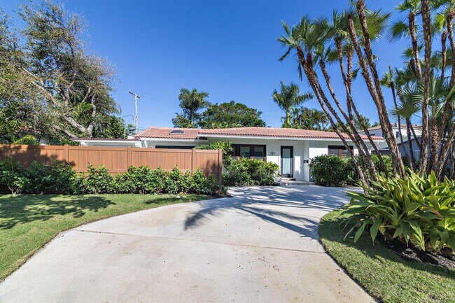 Building Photo - 121 Bunker Ranch Rd