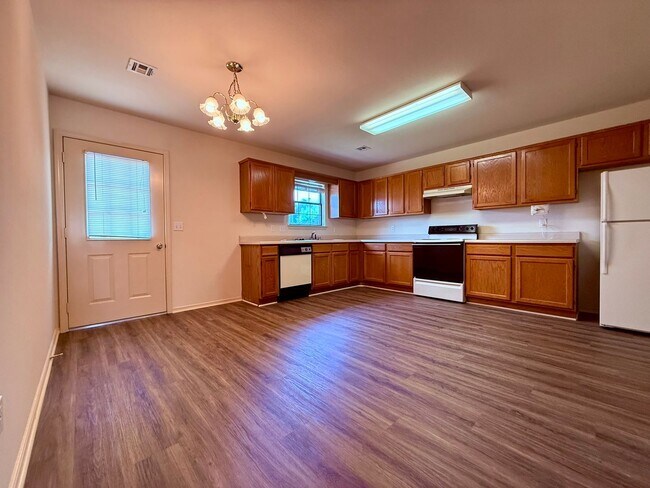 Building Photo - ***6 B Holly Drive***