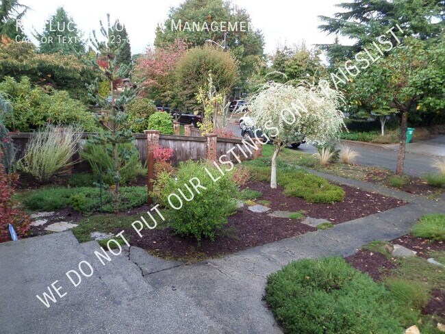 Building Photo - CUTE CUTE CUTE!! Fabulous 2 Bedroom Cottag...