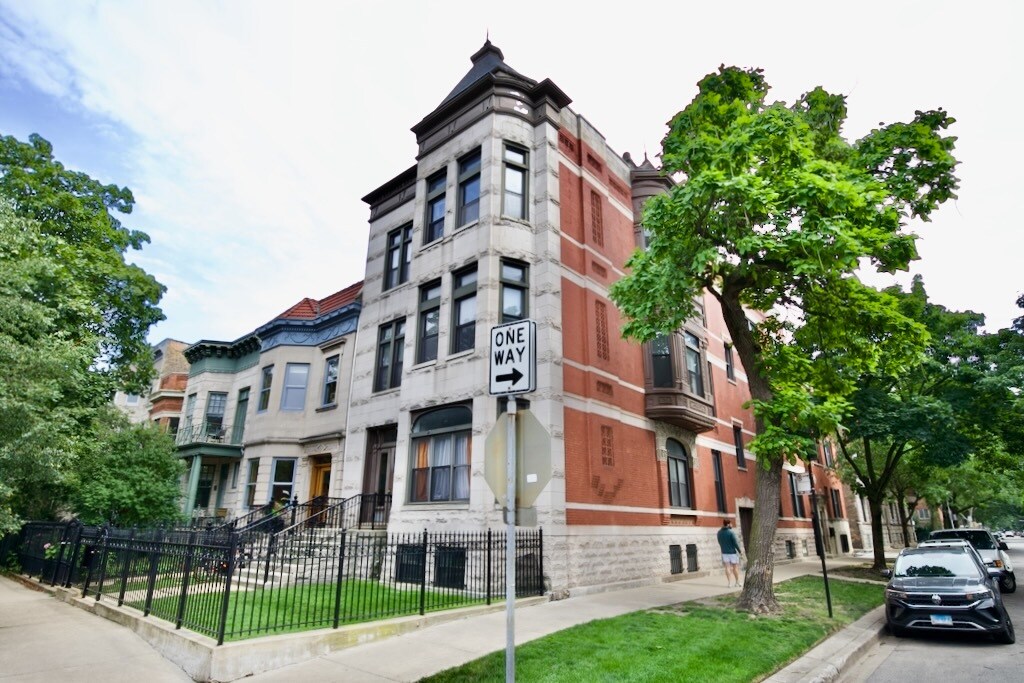 Primary Photo - 2919 N Mildred Ave