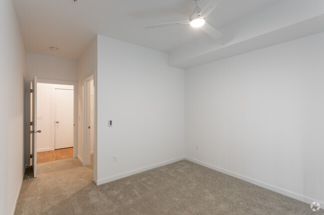 1BR, 1BA - 774 SF - Green Door Flats