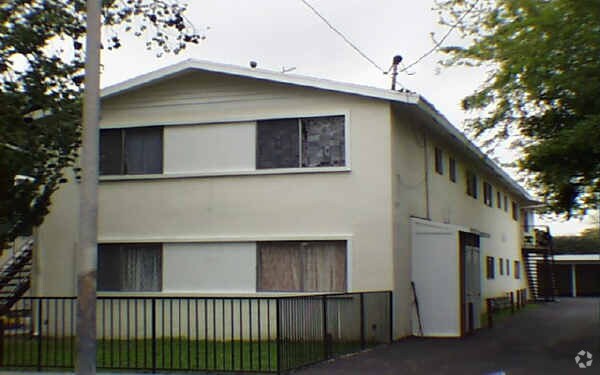 Building Photo - 595 N Summit Ave