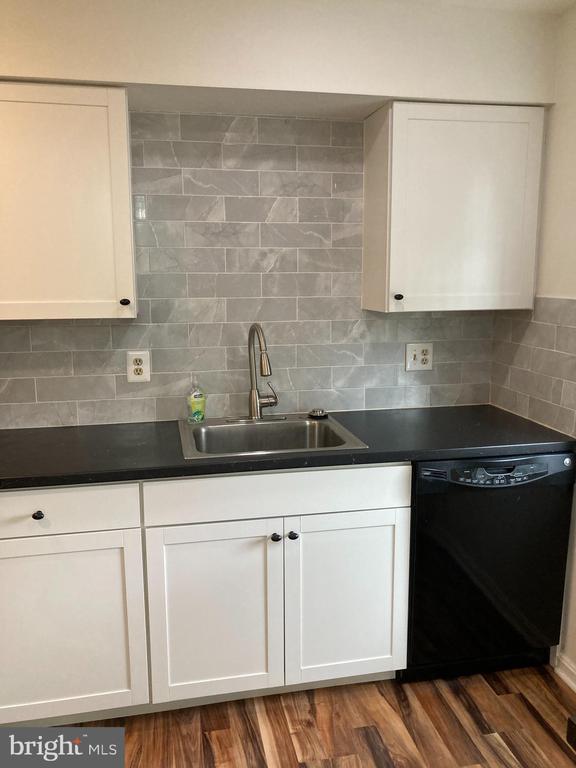 Foto del edificio - 9075 Silver Maple Ct