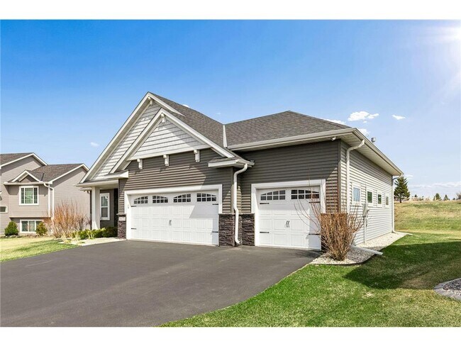 Foto del edificio - 16122 Estate Ln