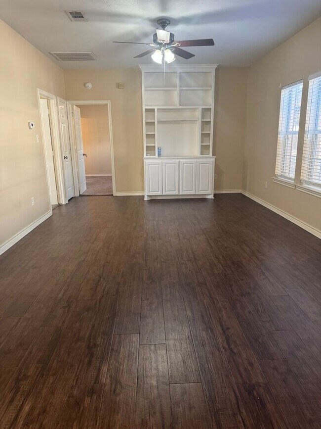 Foto del edificio - 609 Townplace Dr