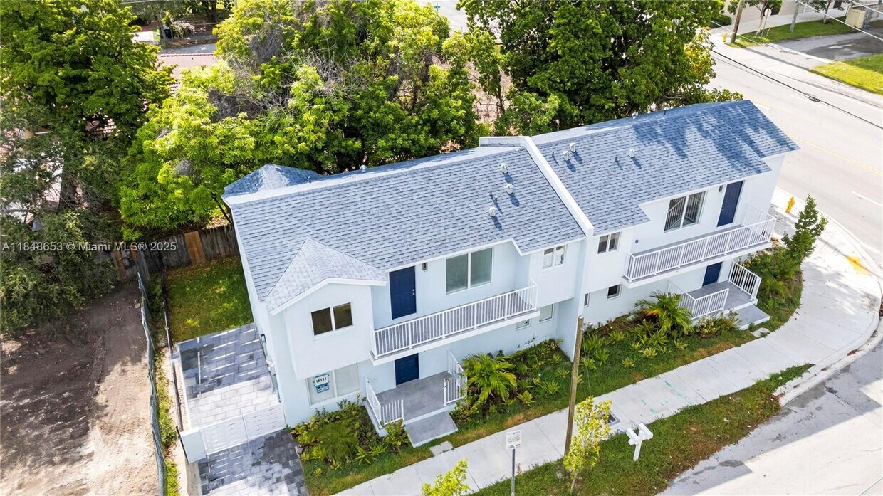 Primary Photo - 18391 SW 103rd Ct