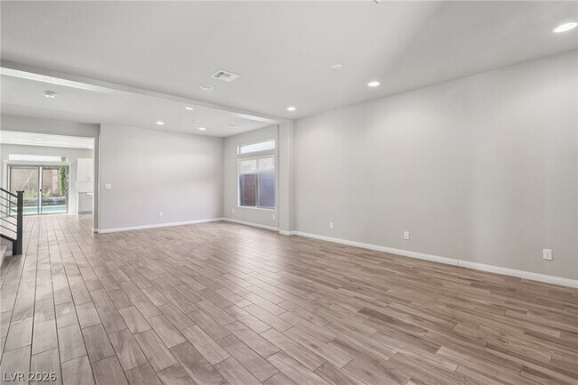 Foto del edificio - 5947 Rockway Glen Ave