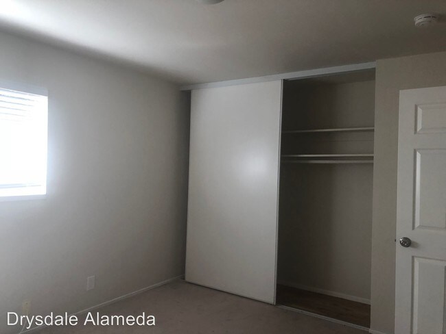 Building Photo - 3 br, 2 bath House - 1160 Broadway #A