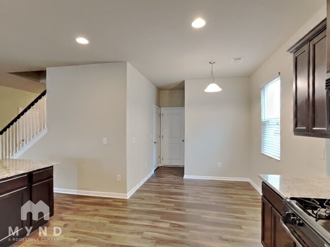 Foto del edificio - 116 Laurelcrest Ln