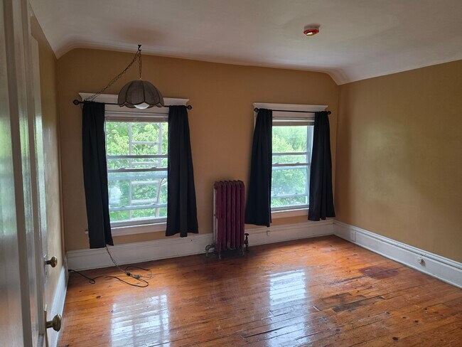 Dormitorio 3 - 3251 Portland Ave