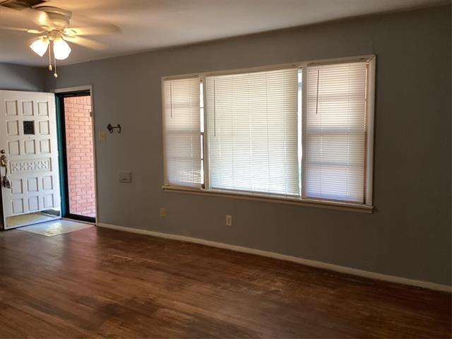 Building Photo - 513 Sandell Dr