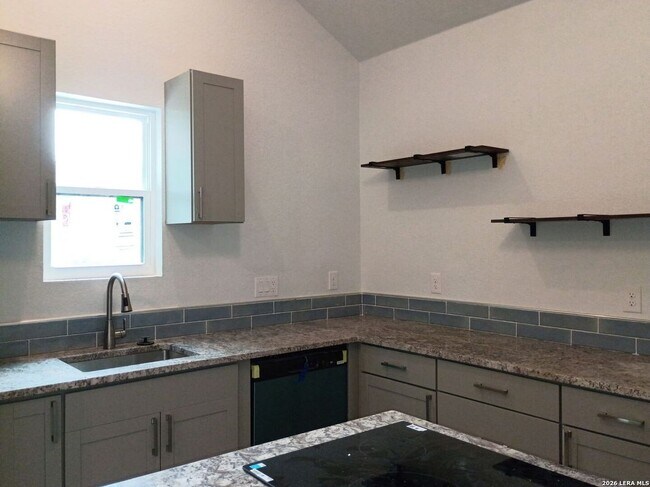 Foto del edificio - 270 Ridgerock Dr