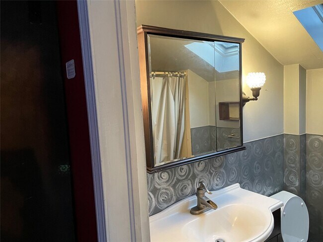 Foto del edificio - 504 Torrance Ave