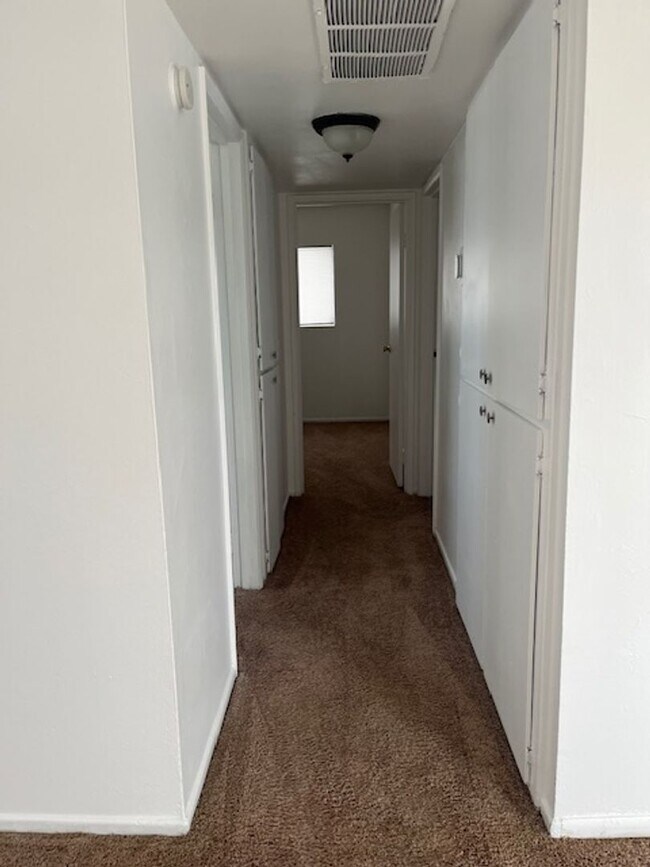 Foto del edificio - 728 Aster Ln