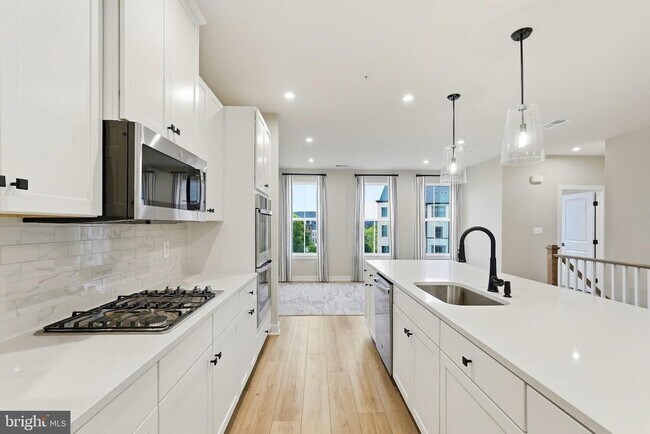 Foto del edificio - 14538 George Carter Way